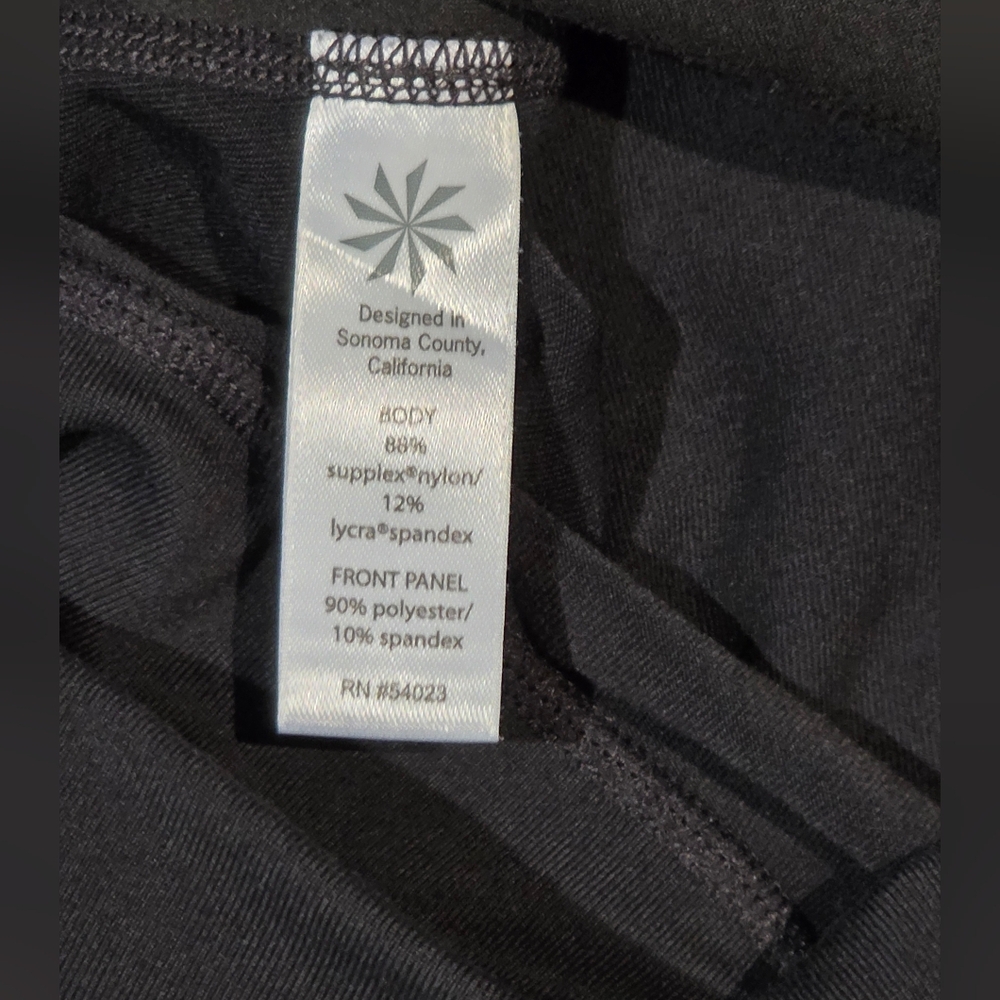 ATHLETA Highrise 7/8 Legging- Size Medium - Picture 4 of 5